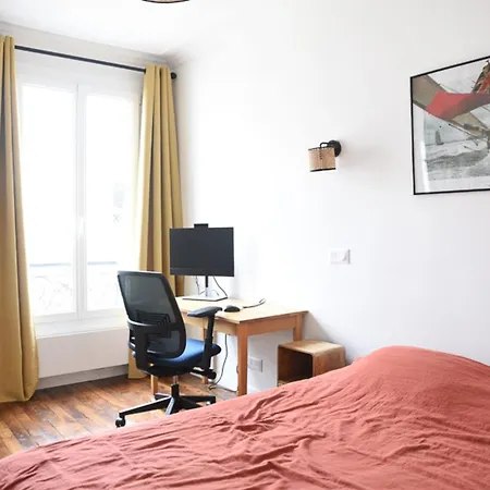 Bright In The Heart Of Batignolles Parigi
